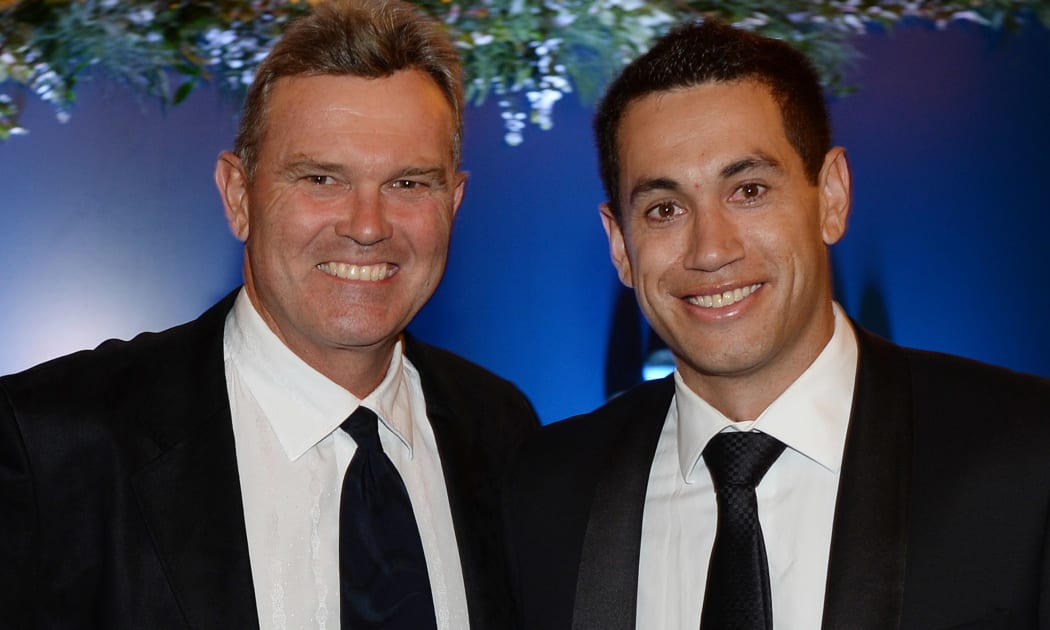 Martin Crowe (left) and Ross Taylor at the 2014 Cricket Awards Dinner.