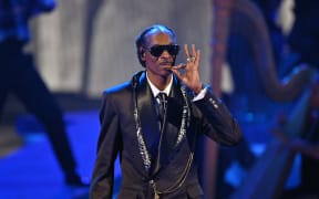 LOS ANGELES, CALIFORNIA - JUNE 09: Snoop Dogg performs onstage during the 2025 BET Awards at Peacock Theater on June 09, 2025 in Los Angeles, California.   Paras Griffin/Getty Images for BET/AFP (Photo by Paras Griffin / GETTY IMAGES NORTH AMERICA / Getty Images via AFP)