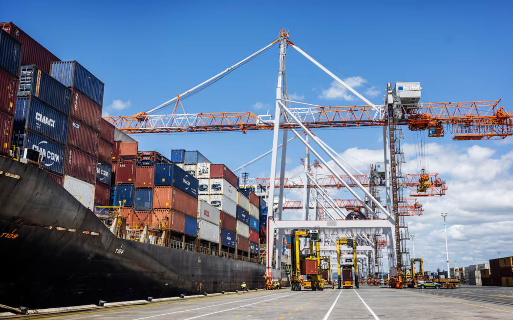 New Zealand Customs is using international intelligence and technology to battle rising drug smuggling at the Port of Tauranga.