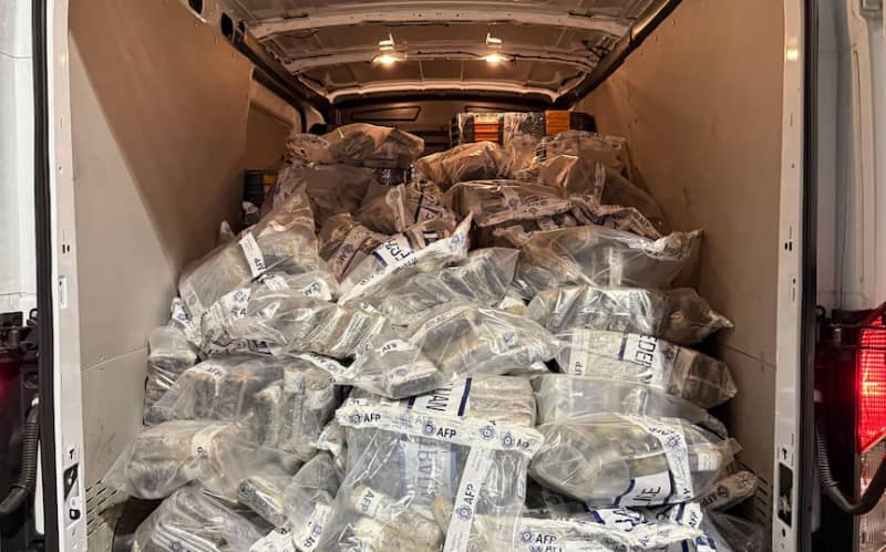 Australian police seize record-breaking 2.7 tonnes of cocaine | RNZ
