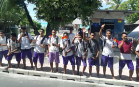 Children in Kiribati welcome Winston Peters