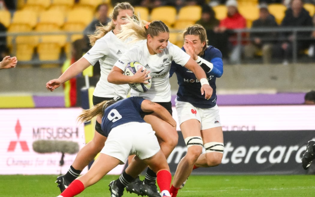 Amy du Plessis of New Zealand makes a run. Black Ferns v France, World Rugby WXV1 women’s rugby union match at Sky Stadium, Wellington, New Zealand on Saturday 21 October 2023. Photo credit: Elias Rodriguez / www.photosport.nz