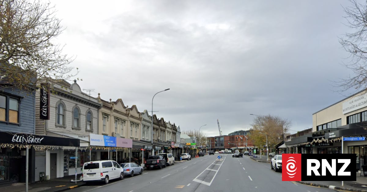 Paid parking extends into central Auckland suburb, businesses worried about impact