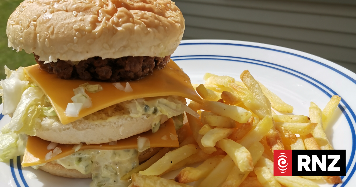 Fake fast food finds favour under lockdown | RNZ