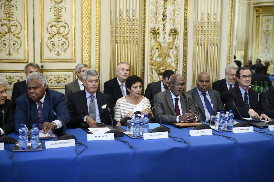 The 1998 agreement promises to increase autonomy for the archipelago and set a referendum to take place between 2014 and 2018 on whether to remain part of the French Republic or become an independent state.