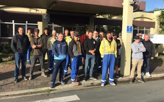 Marsden Pt workers feel abandoned by govt as job cuts loom.