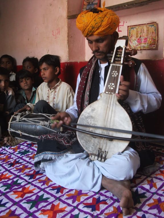 Nathu Khan (dholak) and Ghamsee Khan (kamaicha), Khiya Village