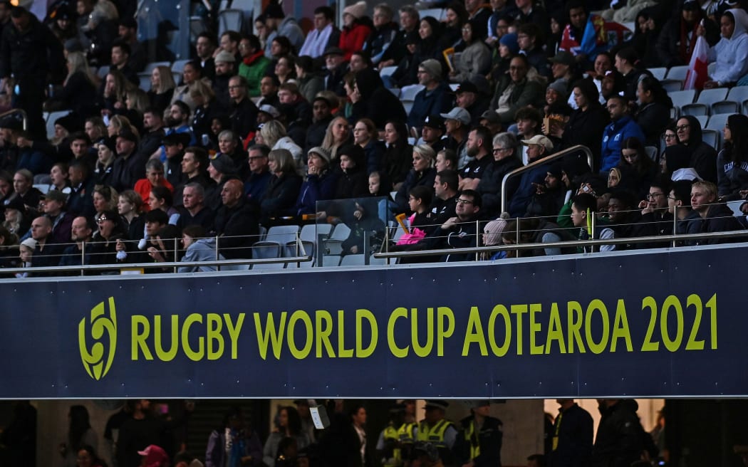 Extra tickets for the women's Rugby World Cup final are available, although tournament organisers won't say just how many are available.