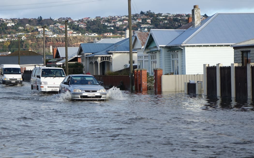 South Dunedin residents keen to hear from scientists what climate