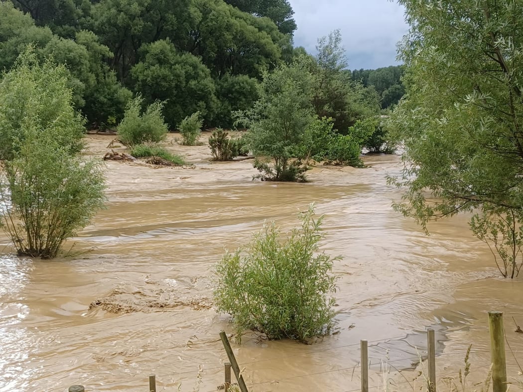Flooding in Te Reureu.
