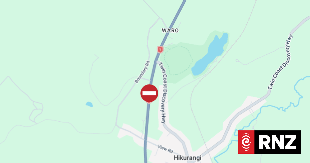 SH1 closed north of Whangārei after serious car cr