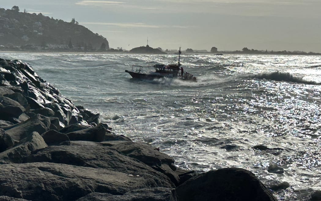 Blue Arrow Rescue returning to base after the callout