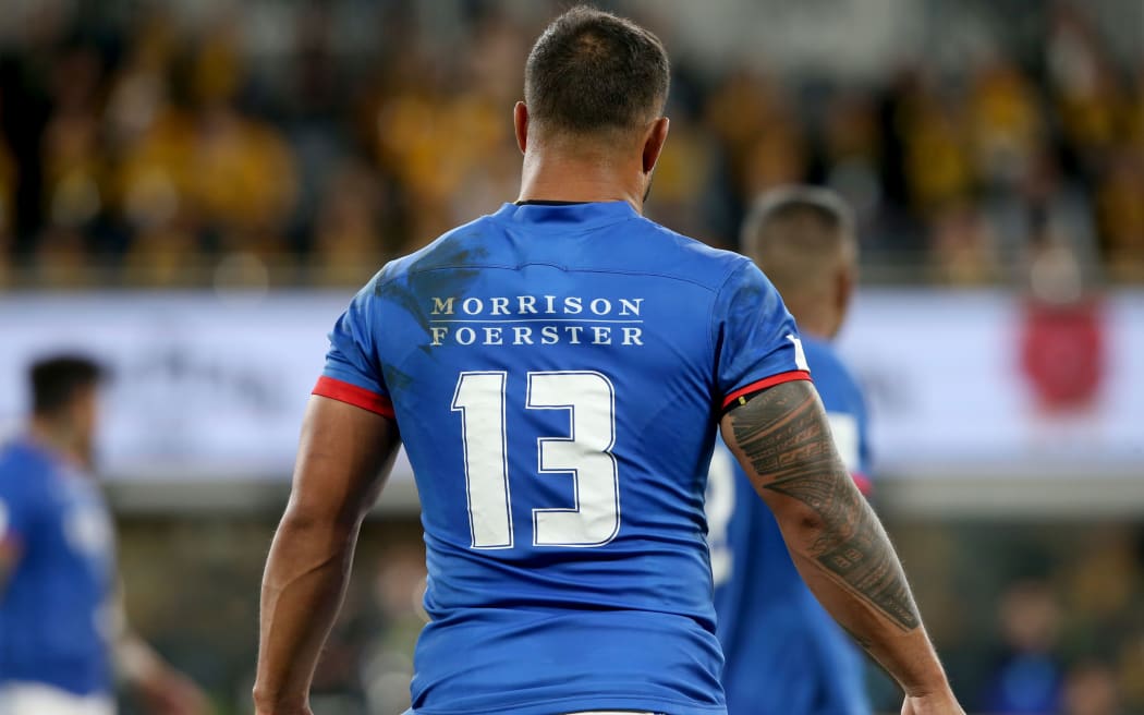 Samoa midfielder Alapati Leiua.