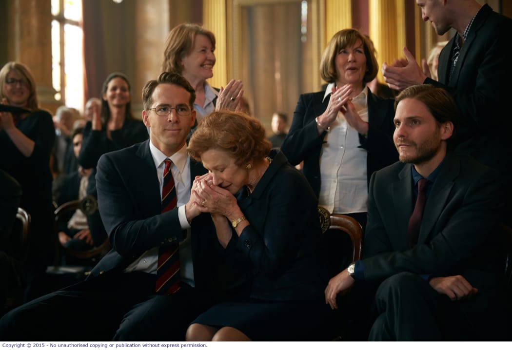 Ryan Reynolds and Helen Mirren in a scene from The Woman in Gold