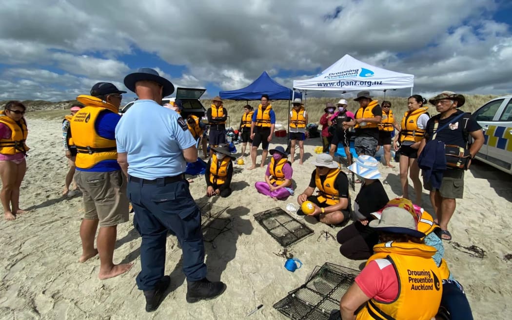 Drowning Prevention Auckland 's Crab-fishing workshop