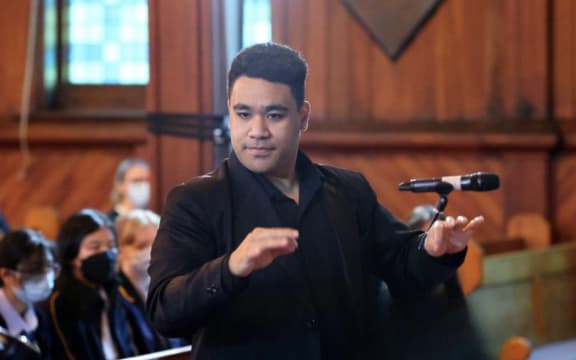 Conductor Samiu Katoa Uatahausi