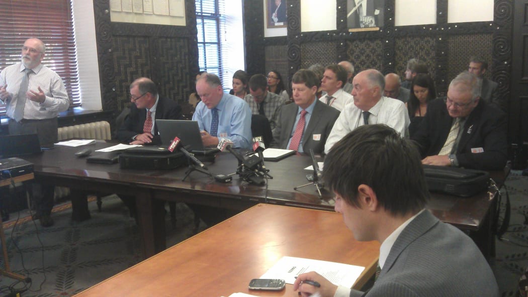 Members of the Manufacturers and Exporters Association address the committee.