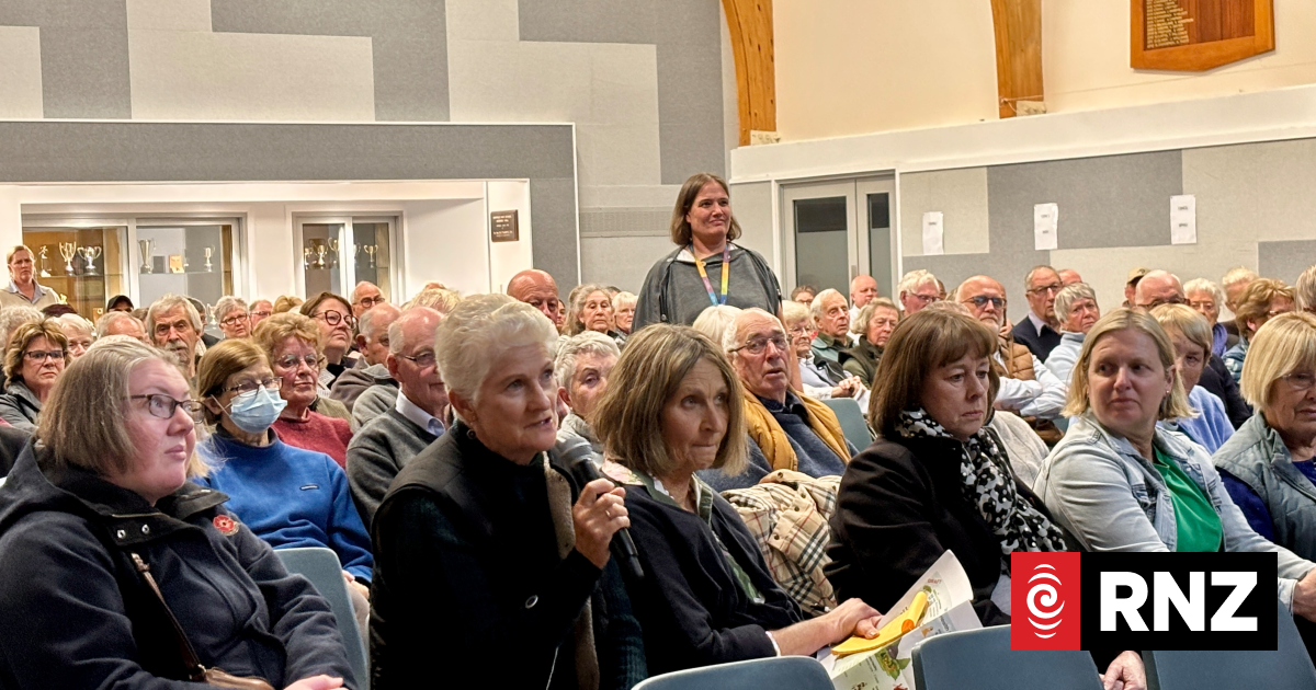 Darfield residents seek answers after 10-bed hospital suspends admissions