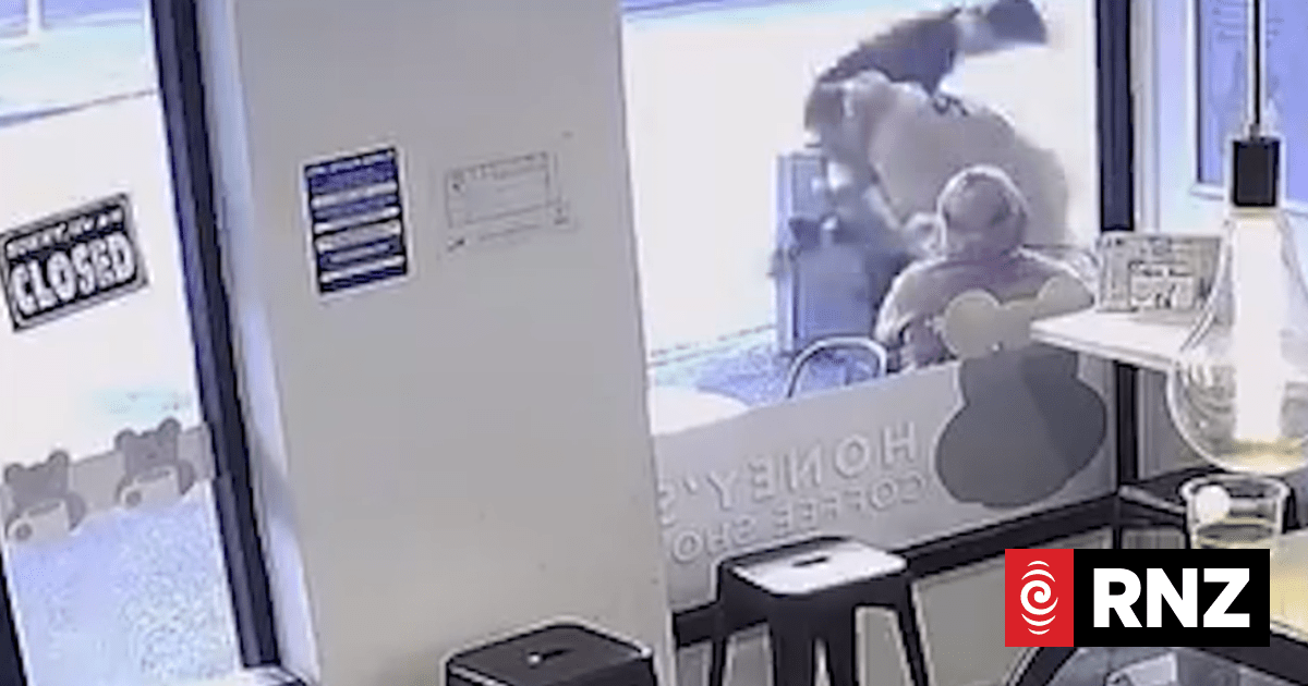 Whangārei man praised for tackling man fleeing police
