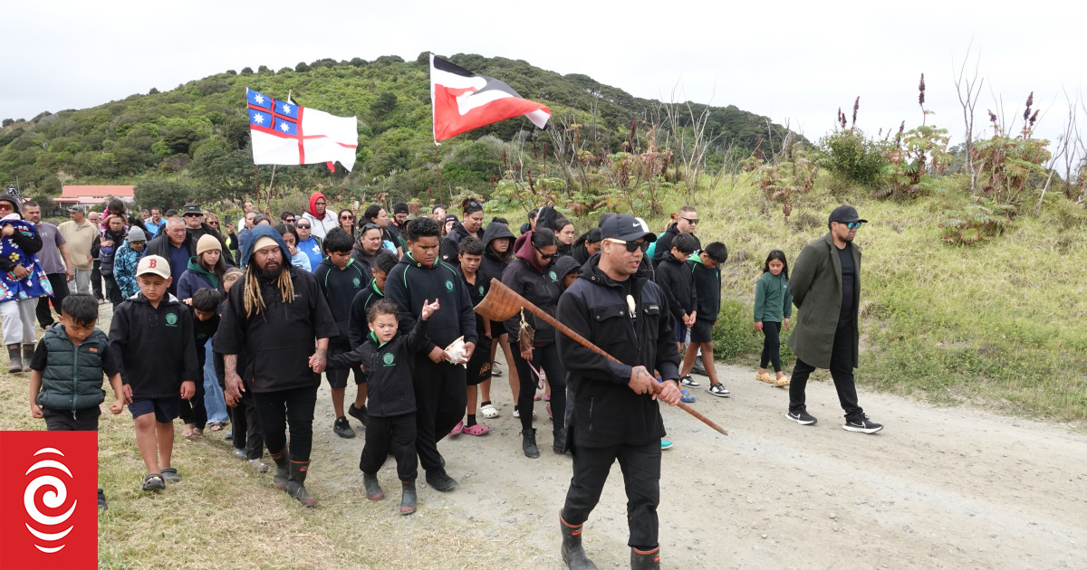Hapū occupy wāhi tapu site to stop access road plan at Karikari Peninsula sand dunes - Vimarsana News