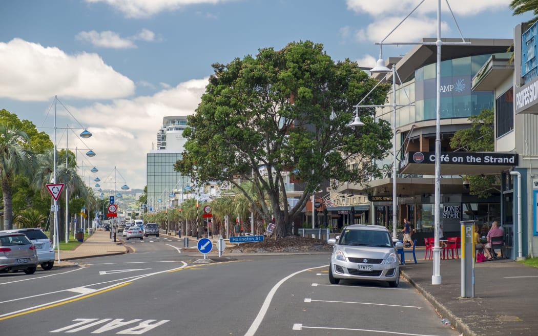 New closing times 'tough' on Tauranga bars RNZ News