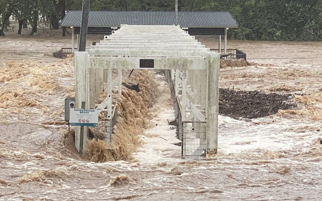 Authorities have issued an Emergency warning for flash flooding at Clermont in central Queensland. (Supplied: David Gordon)