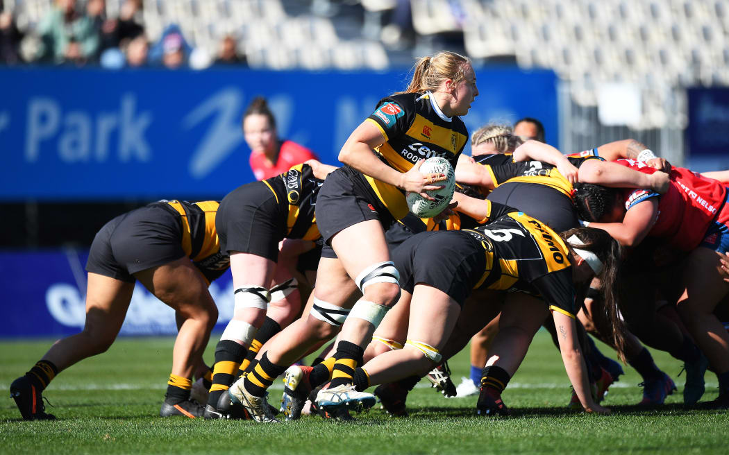 Taranaki player Brooke Neilson makes a run during the Farah Palmer Cup game against Tasman Mako, at Trafalgar Park, Nelson, 27 August 2023. ©Copyright Photo: Chris Symes / www.photosport.nz