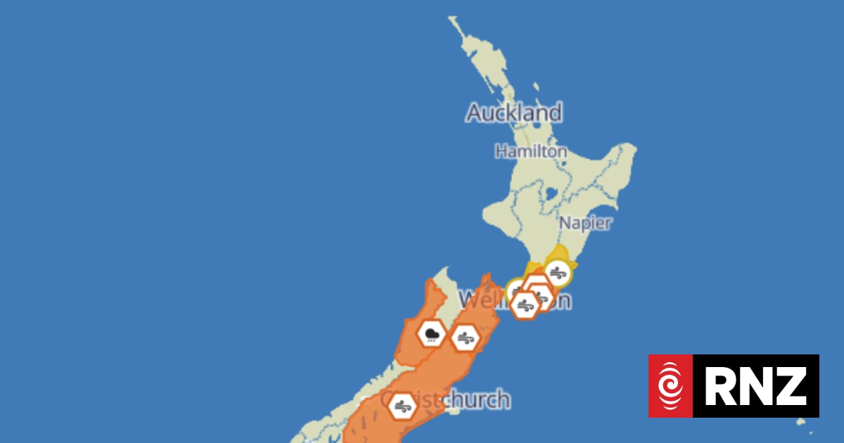 Strong winds forecast to continue as firefighters tackle several bushfires