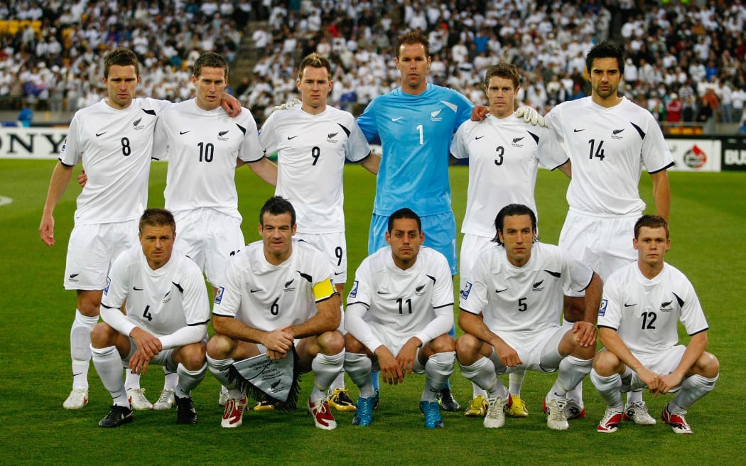 2010 FIFA World Cup Qualification playoff vs Bahrain, November 14th 2009: 
Tim BROWN Chris KILLEN Shane SMELTZ Mark PASTON Tony LOCHHEAD Rory FALLON (bottom from L) Ben SIGMUND Ryan NELSEN Leo BERTOS Ivan VICELICH Michael McGLINCHEY Pressefoto ULMER/Simon Watts