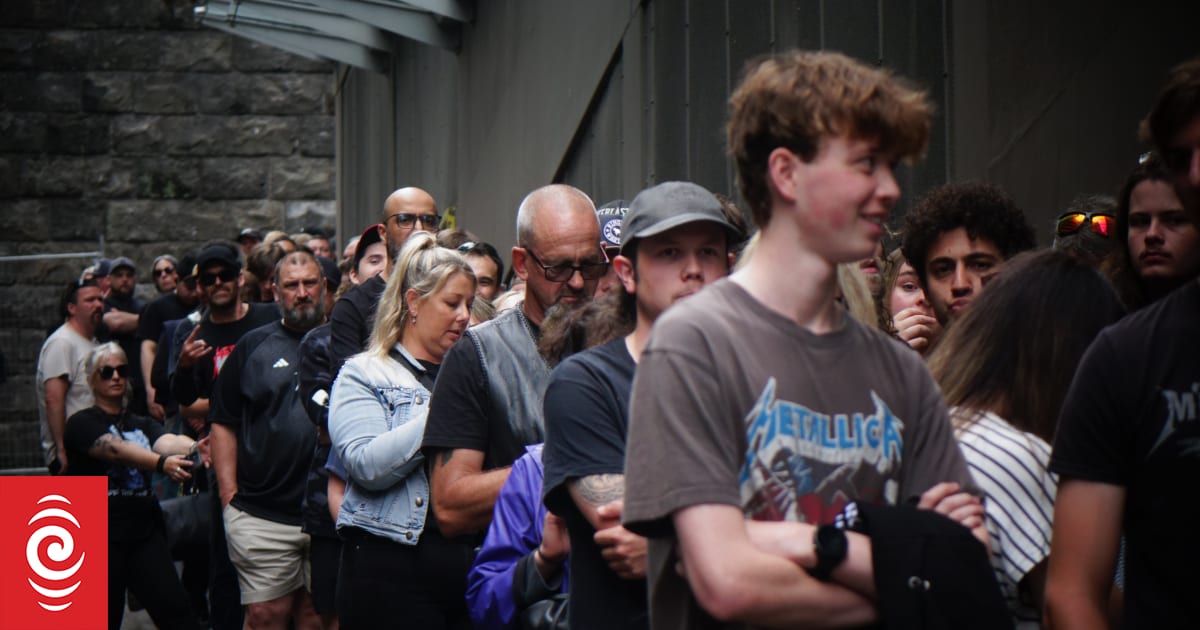 Pumped up Metallica fans descend on Auckland