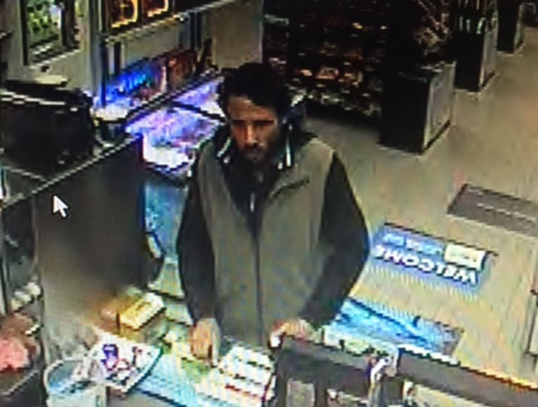 The police are looking for a robber who held up a service station in Ashburton last night.