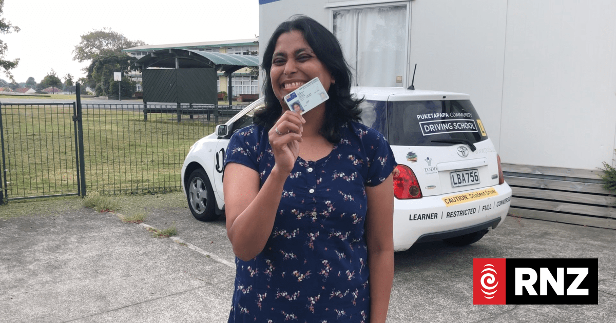 Driving school helping refugees get behind the wheel | RNZ