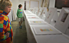 After 30 years, Muka Youth Prints is hitting the road once again, to introduce thousands of Kiwi kids to the joy of art collecting.