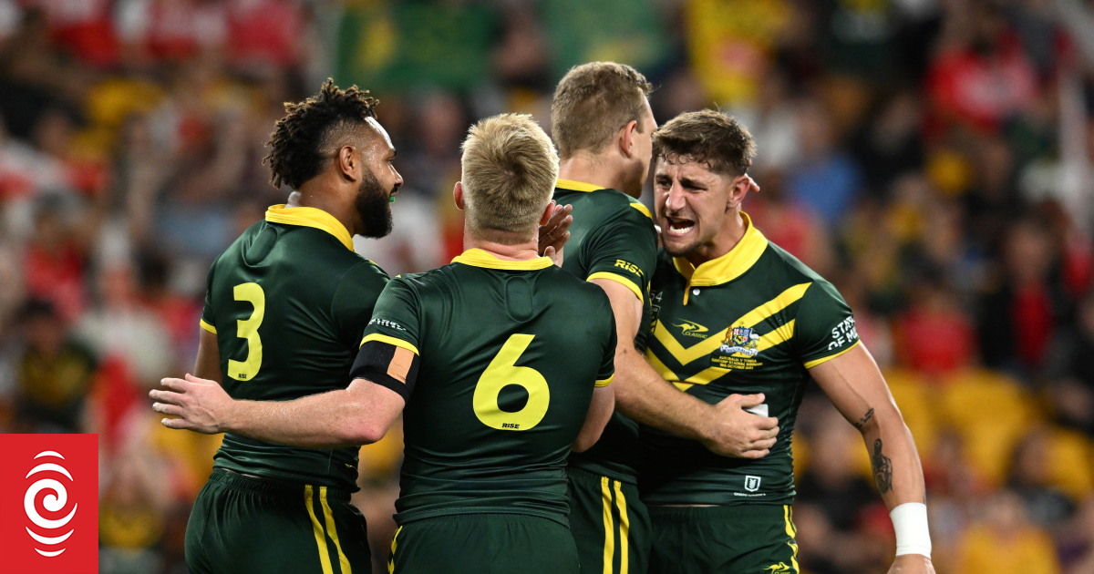 English supporters take aim at coach after Australia dominate in Ashes series whitewash