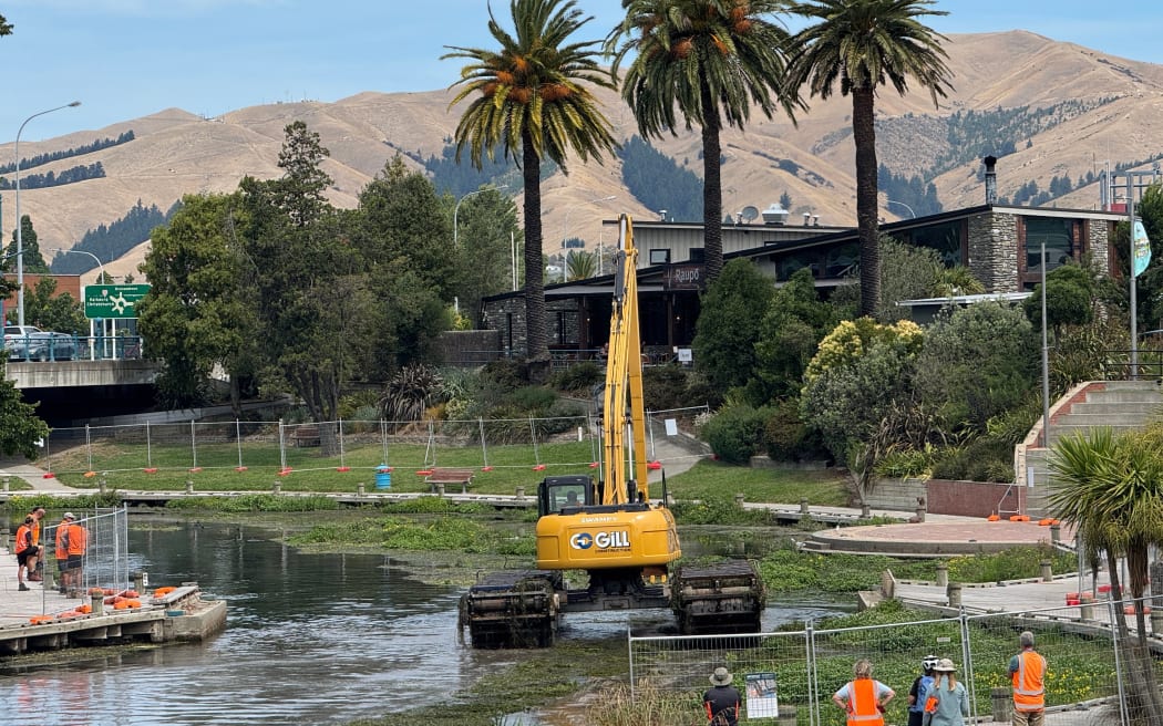 Dredging Taylor River in Blenheim