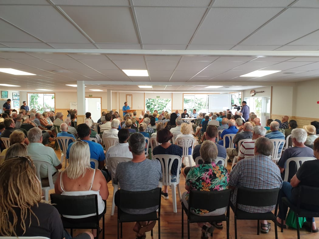 Lake Taupō arson hui at Waitetoko Marae on Wednesday evening, with about 300 people in attendance