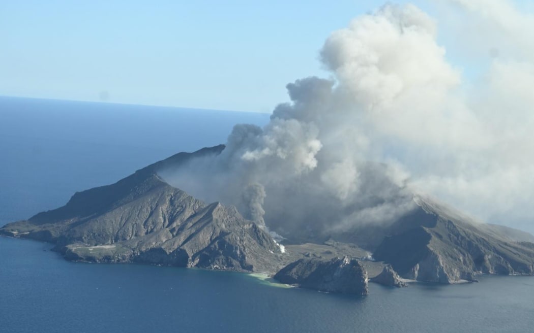 Volcanic cloud from Whakaari/White Island halts flights RNZ News