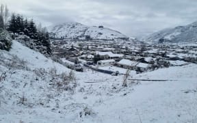 Snow at Lake Hayes Estate in Queenstown.