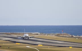 Plane lands at Wellington airport