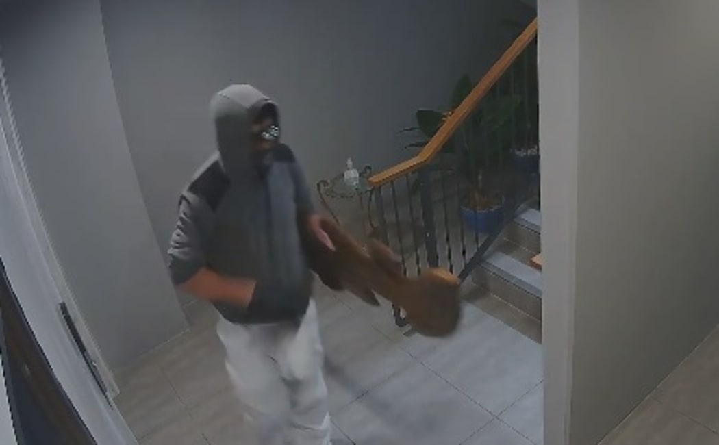 CCTV footage of the taonga thief in Auckland