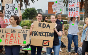 Emergency department doctor Tessa Ramsden (right) picketing outside Wellington Regional Hospital on 29 January, with Hutt Hospital doctor Hannah Thompson.