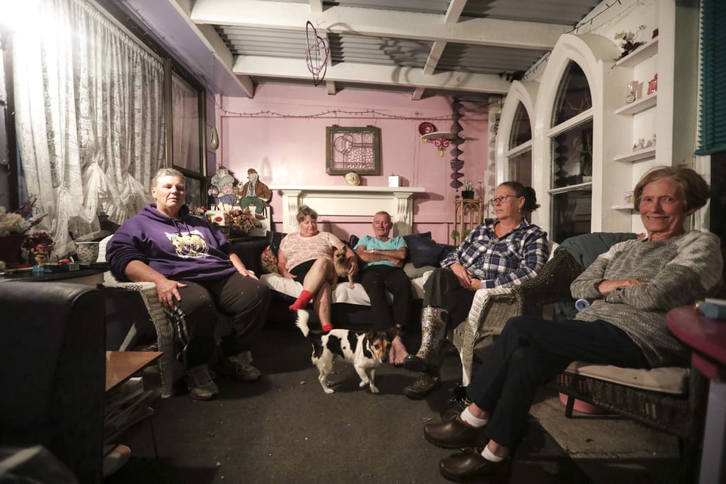L: Kate Wall, Hector resident was evacuated from her home. Granity residents Gay and Sam Reardon provide thier home to Kate and family members Tarn Aldridge and Jo Reardon.