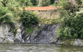 The erosion on the side of the cliff on the Hutt River.