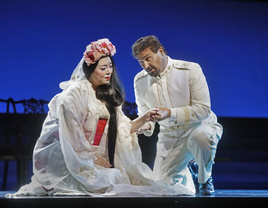 Hui He as Cio-Cio San and Roberto Aronica as Pinkerton