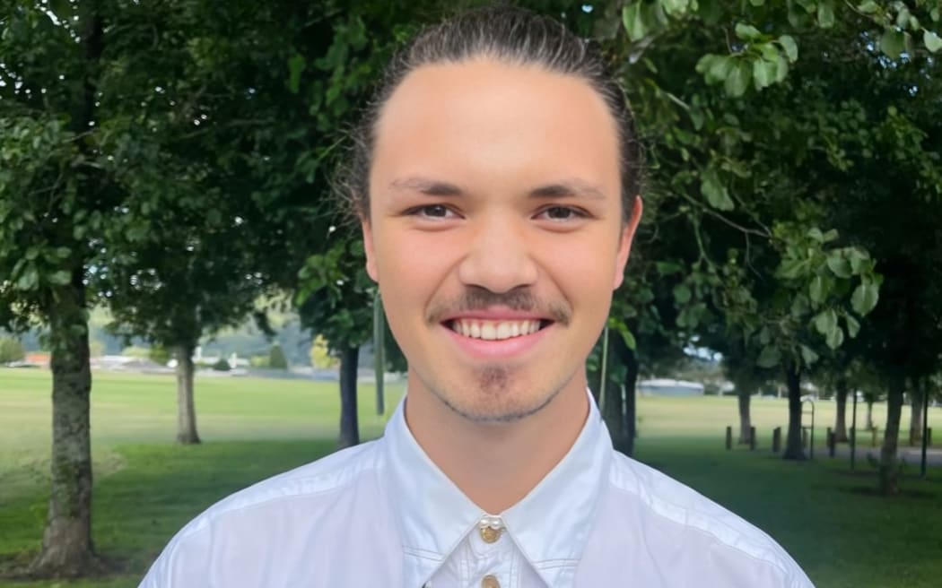 Ngāpuhi rangatahi Darius Martin-Baker is working with scientists at Callaghan Innovation to explore the health benefits of kūmara vines - the leafy part of the plant usually discarded during harvest.