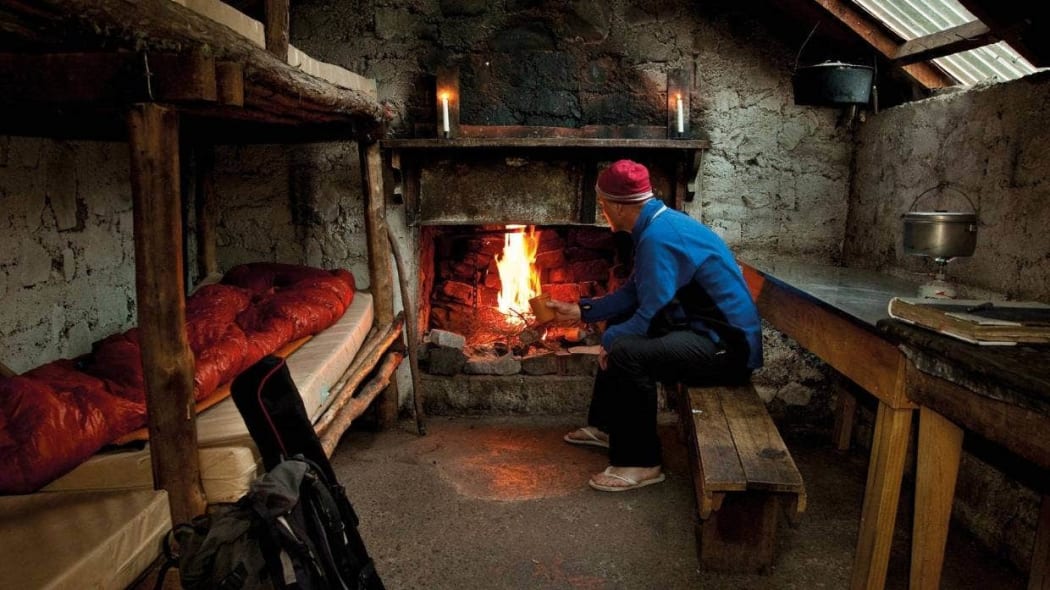 Shutes Hut in the Ruahine Range was built in 1920 by Alex Shute using local stone.