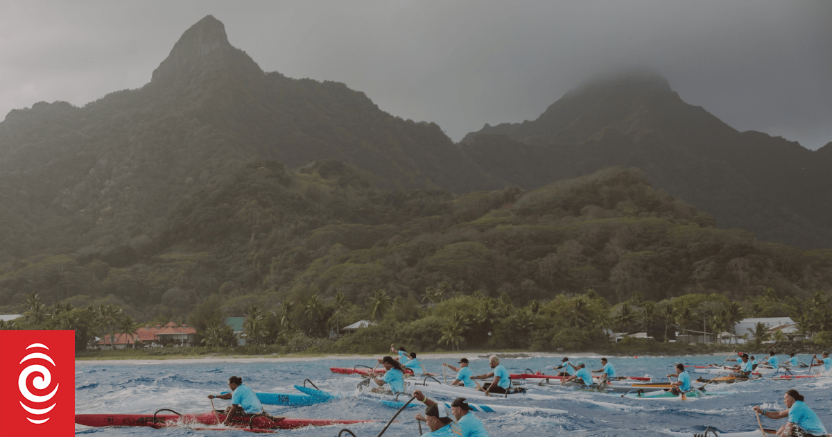 Hundreds of international paddlers descend on Rarotonga for Vaka Eiva festival
