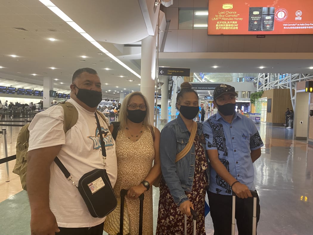 Terry Ioapa, Ngapoko Tutai, Suzanne Maka Kea and Doc Tuaoi head off to the Cook Islands.