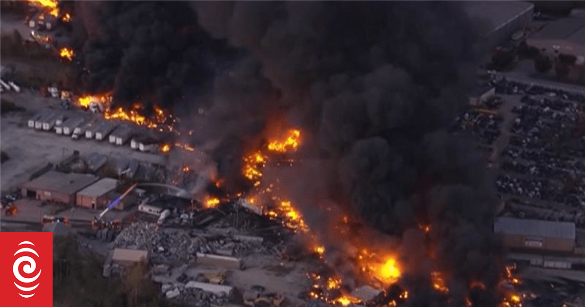 Kentucky plane crash: Death tolls climbs after UPS plane erupts into ball of fire