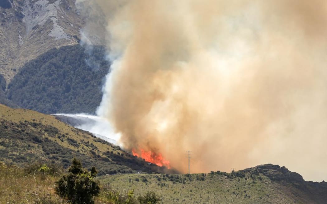 An out of control scrub fire burning at Bridge Hill in Canterbury has grown to 140 hectares.  Images show the fire in the cave stream. Taken on 5 December 2024.